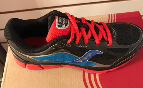 Retail $60.00 New In Box Saucony Boy's Kinvara 5  Running Shoes