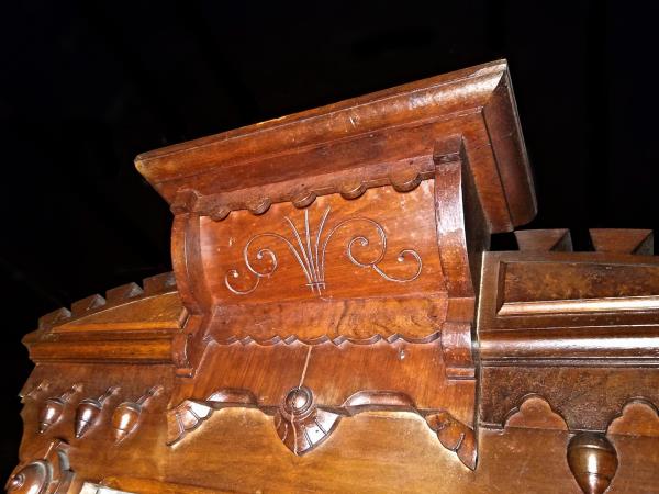 19 C Antique Walnut Victorian Dresser, Antique Walnut Dresser With Mirror