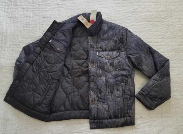 NEW MEN'S S LEVI'S REVERSIBLE QUILTED 