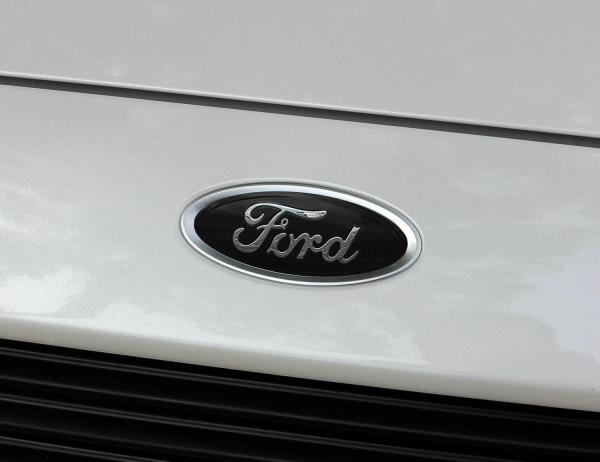 Ford Models Black//Chrome Logo Overlay Decals GRILLE ONLY READ THE DESCRIPTION!
