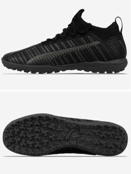 black futsal shoes