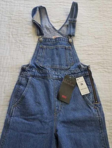 levis mom overalls hey shorty