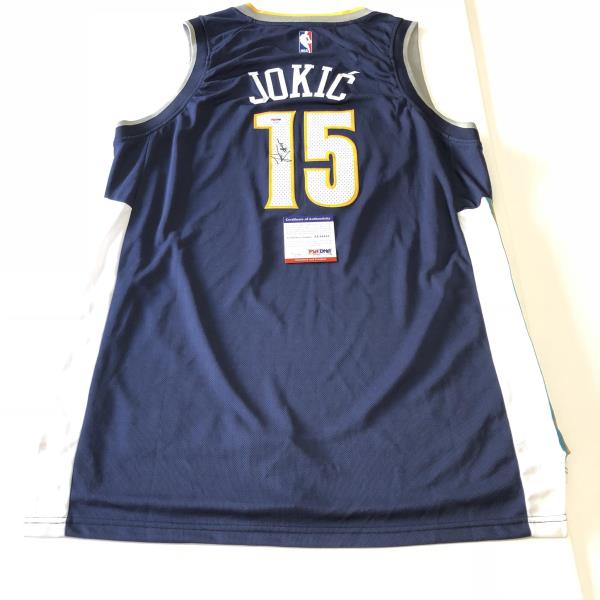 Nikola Jokic signed jersey PSA/DNA 