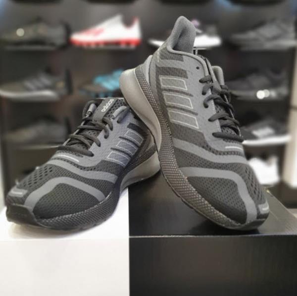 adidas nova run mens running shoes