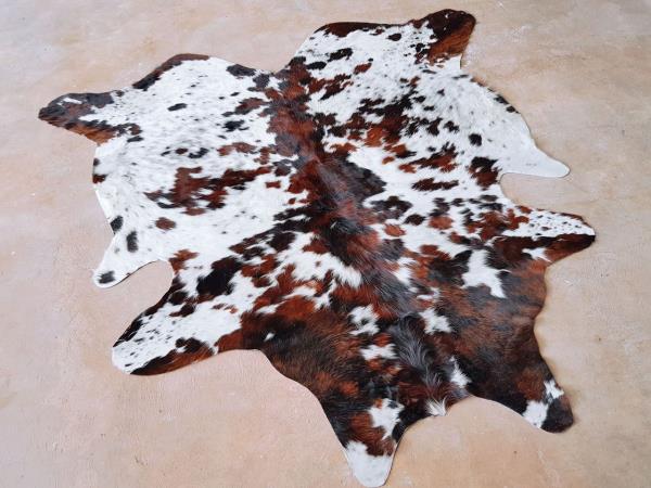 White Tricolor Cowhide Rug Hair on Hide Skin Leather Area Rugs for Home SALE